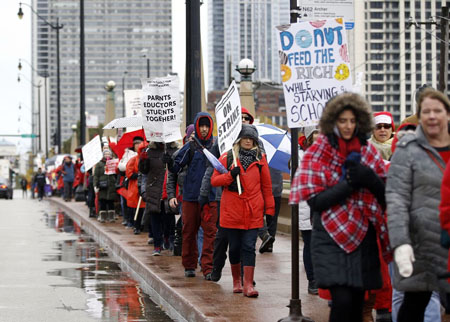 ادامه اعتصاب معلمان آمریکایی در شیکاگو
