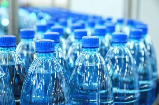 خطر انقضای بطری آب معدنی را جدی بگیرید