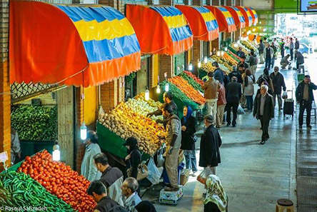اجرای طرح فاصله‌گذاری فیزیکی در میادین میوه و تره بار تهران