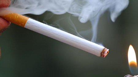 عوارض کرونا در افراد سیگاری شدیدتر است