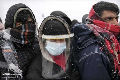 مهاجران بی‌پناه در برف و سرما