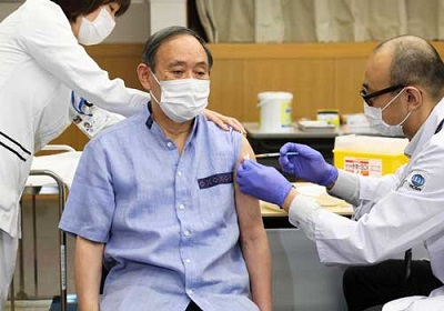 نخست‌وزیر ژاپن، واکسن کرونا تزریق کرد