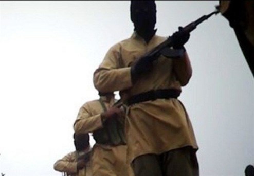داعش یک جوان عراقی را گردن زد