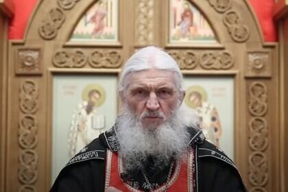کشیش روسی، مردم را نفرین کرد!
