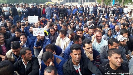 ادامه اعتراض کارگران در خوزستان