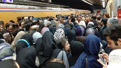 مدیر مترو: چاره‌ای برای شلوغی نداریم
