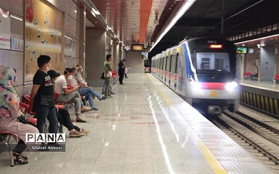 خدمات‌رسانی متروی تهران در روز ۱۳ آبان