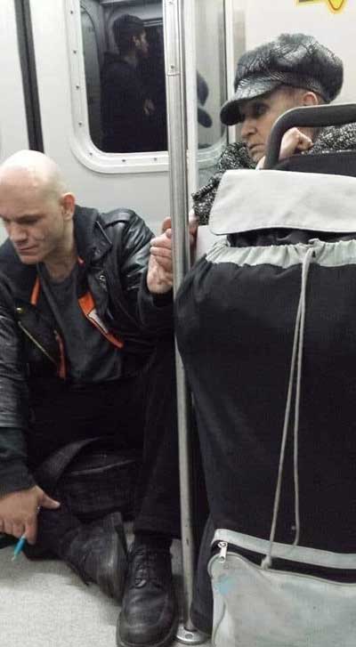 بی‌نظیرترین قاب از نمایش انسانیت در مترو