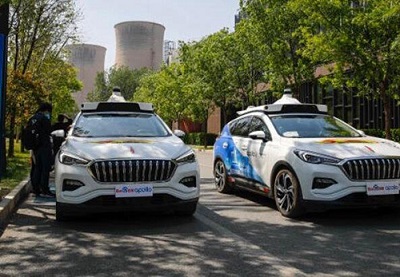 تاکسی خودران رباتیک در چین آغاز به کار کرد