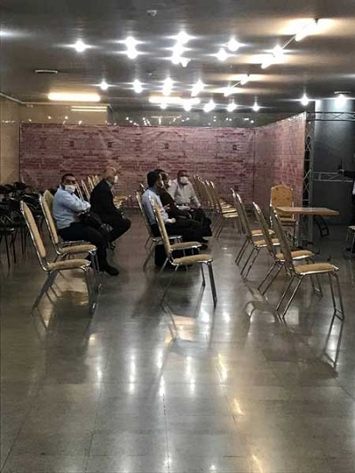 تصویری از حاضران در سالن ستاد انتخابات
