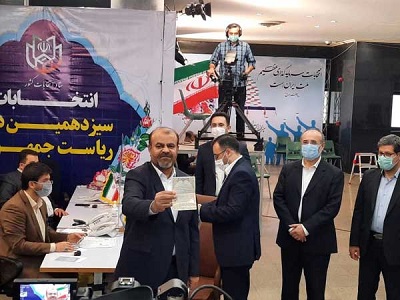 وزیر نفت دولت دهم در انتخابات ثبت‌نام کرد