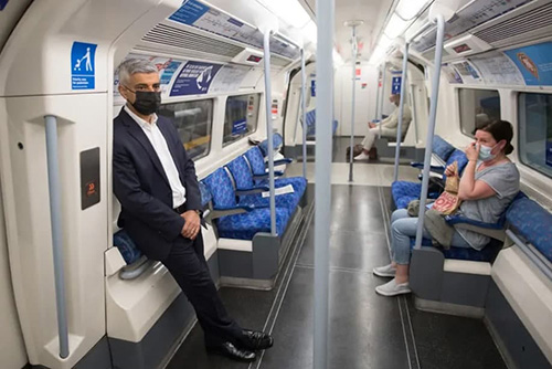 شهردار لندن با مترو به محل کار رفت
