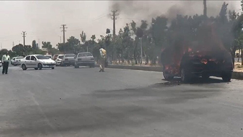 ماجرای به آتش کشیدن یک خودرو در اراک