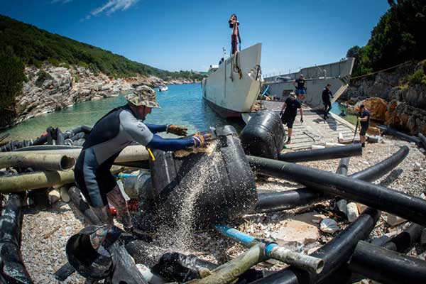 پاکسازی بستر جزیره ایتاکای یونان