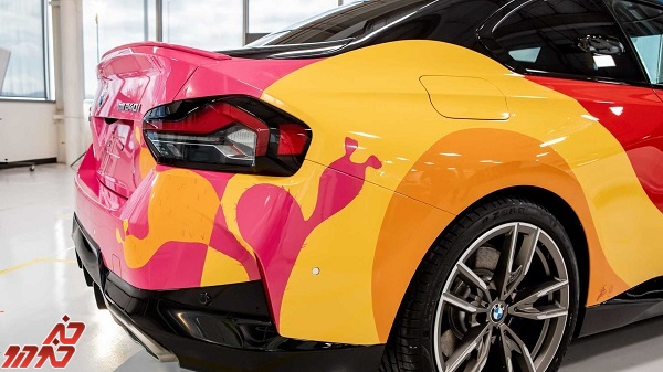 بی ام و سری 2 کوپه M240i مدل 2022 تبدیل به یک خودرو هنری رنگارنگ می شود