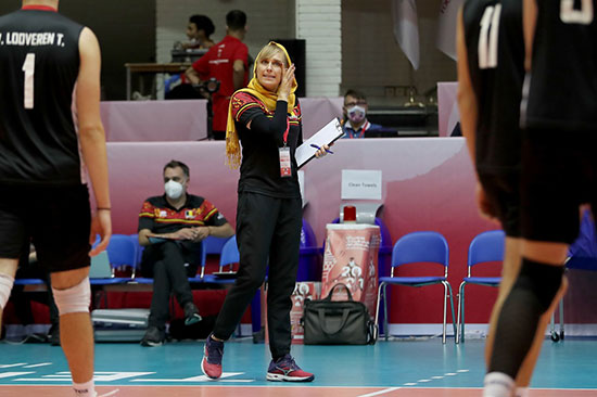 تصاویری از حضور مربی زن تیم والیبال بلژیک در ایران