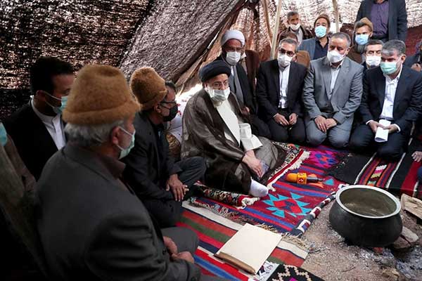 حضور رئیسی در سیاه چادر عشایر استان سمنان