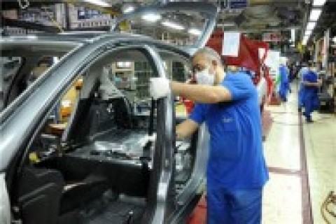 تحقق برنامه تولید 900 هزار دستگاه خودرو در ایران خودرو مستلزم اصلاح قیمت خودرو است