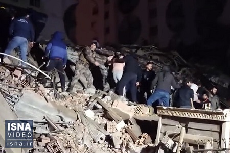 اردوغان: زلزله امروز فعلا ۹۱۲ کشته در ترکیه داشته است