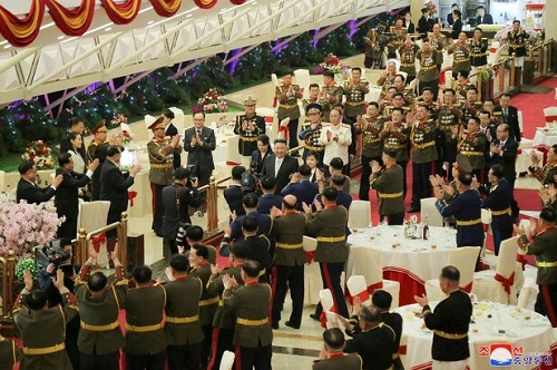ضیافت کیم جونگ اون در سالگرد تاسیس ارتش کره‌شمالی