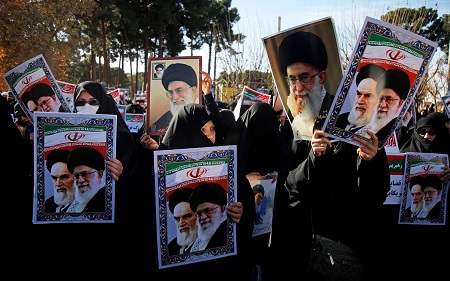 افسر سابق ارتش آمریکا: مردم ایران عاشق رهبرشان هستند