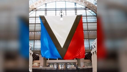 مشاور زلنسکی پرچم برند فرانسوی را «نماد تهاجم» خواند!