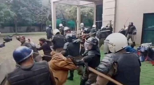 یورش پلیس پنجاب به اقامتگاه عمران خان