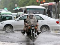 موتورسواری در روز‌های بارانی ممنوع است