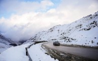بارش برف در جاده‌های کوهستانی مازندران