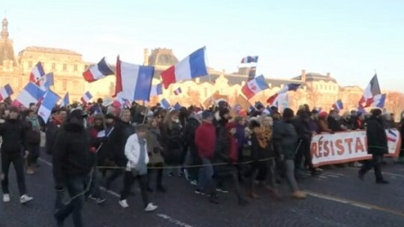 تظاهرات بزرگ ضدناتو در خیابان‌های پاریس