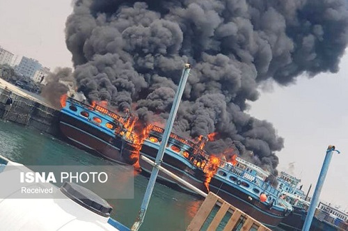 آتش سوزی در اسکله نخل تقی