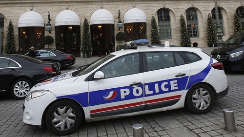 برخورد خودرویی با جمعیت در فرانسه ۱۱ زخمی برجا گذاشت