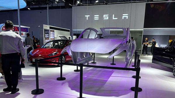 تسلا سوپرشارژ رایگان را برای جذب خریداران مدل 3 ارائه می‌ کند