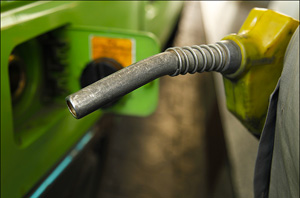 عدم تاثیر تک نرخی شدن بنزین بر عملکرد جایگاه های سوخت 