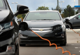 کاهش فروش خودروهای برقی در آمریکا