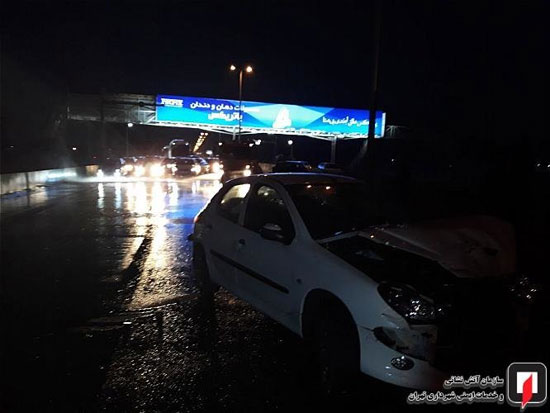 تصادف زنجیره‌ای ۶ خودرو در آزادراه قم - تهران