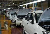 حمایت‌های مالی از خودروسازان باید در جهت رفع وابستگی‌ها باشد