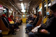 ازدحام جمعیت در وسایل حمل و نقل عمومی نشان دهنده ترددهای غیرضروری است