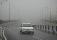 مه غلیظ و بارش باران در محور قدیم ساوه به همدان