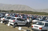 افزایش عرضه از سوی خودروسازان قیمت خودرو در بازار را کاهش داد