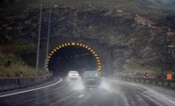 جاده‌های مازندران بارانی، مه گرفته و لغزنده