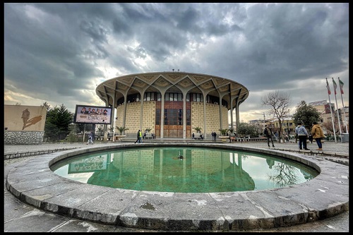 مخالفت شهرداری با «دیوارکشی» محوطه تئاتر شهر