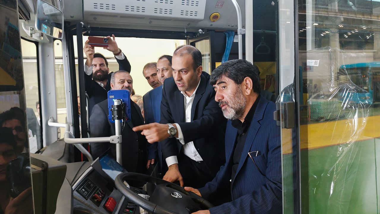 بازدید سرپرست استانداری آذربایجان شرقی از شرکت اسنا