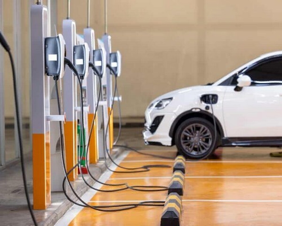 پیشنهاد حزب محافظه‌کار بریتانیا برای لغو ممنوعیت فروش خودروهای بنزینی و دیزلی از سال ۲۰۳۰