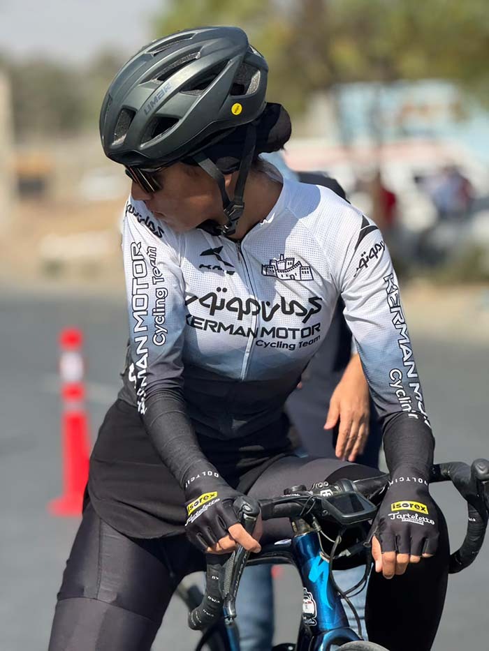 قهرمانی و رکورد شکنی برای بانوان دوچرخه سوار کرمان موتور + فیلم قهرمانی و رکورد شکنی برای بانوان دوچرخه سوار کرمان موتور + فیلم